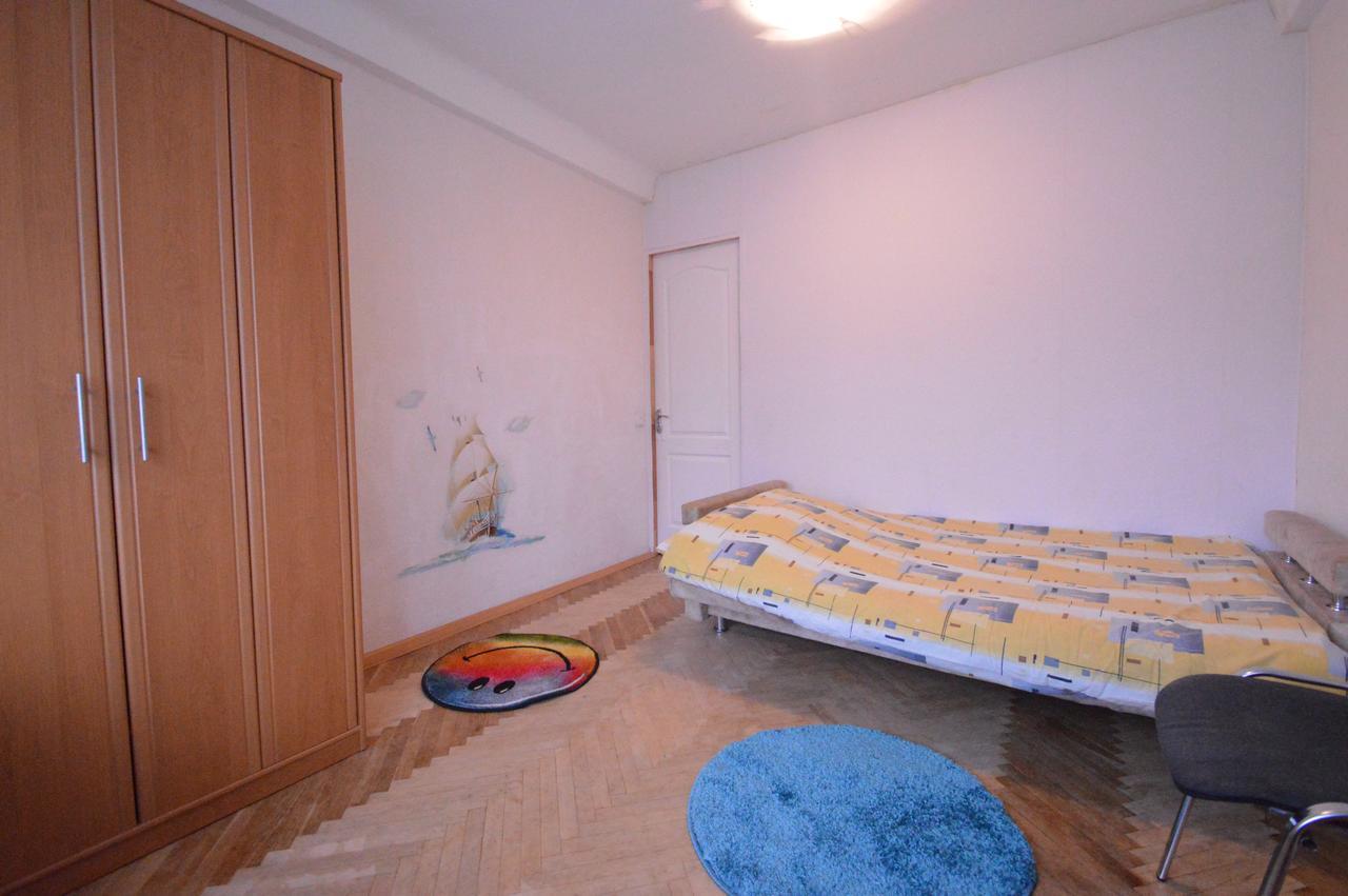 Guest House Otradny For 3 Rooms Kiev Esterno foto